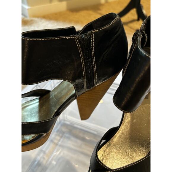 Steve Madden Black Open Toe Pumps chunky cork style 9.5 biker buckles y2k - Picture 3 of 8